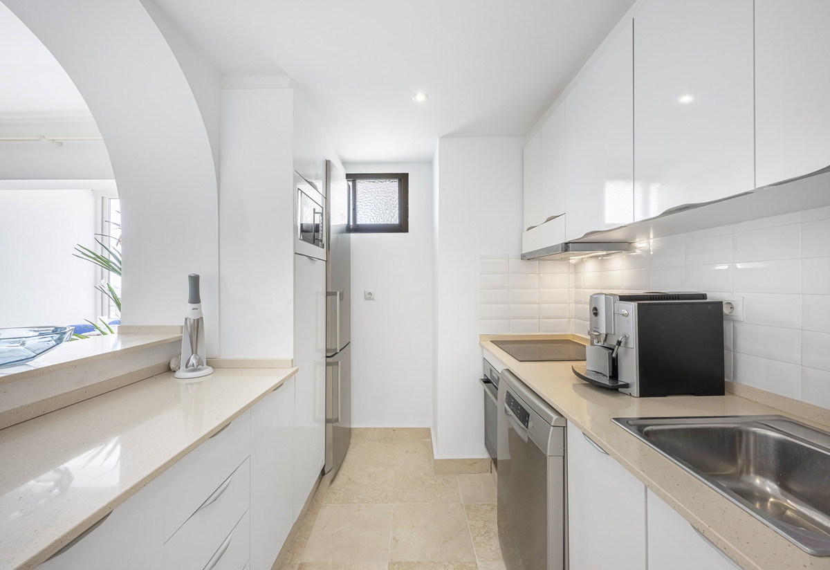 2 Bed Apartment for sale in Estepona Costa Del Sol, Málaga, Spain