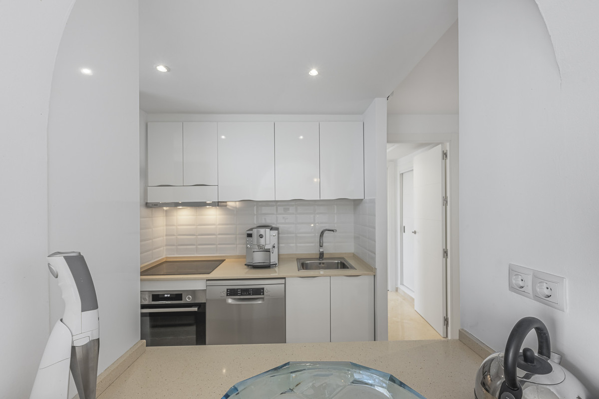 2 Bed Apartment for sale in Estepona Costa Del Sol, Málaga, Spain