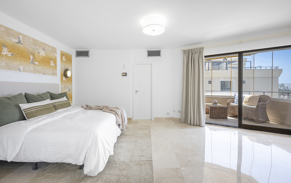 2 Bed Apartment for sale in Estepona Costa Del Sol, Málaga, Spain