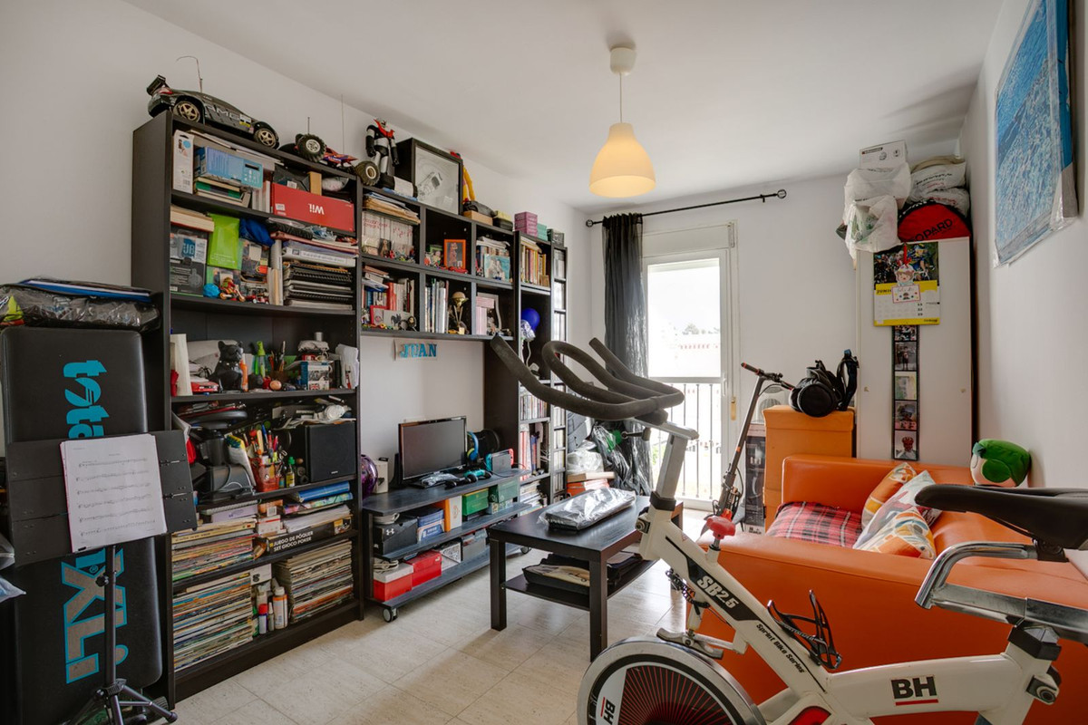 Se vende Apartamento Planta Media de 3 dormitorios en Costa Del Sol, Málaga, España