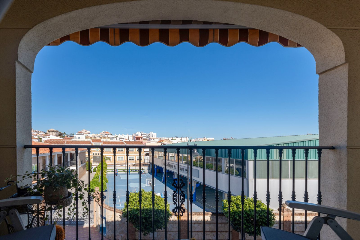 4 Bed Apartment for sale in Los Pacos Costa Del Sol, Málaga, Spain