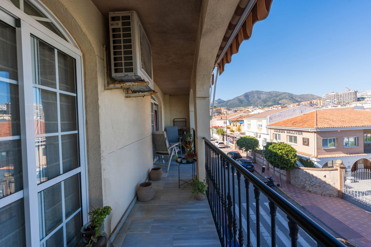 4 Bed Apartment for sale in Los Pacos Costa Del Sol, Málaga, Spain