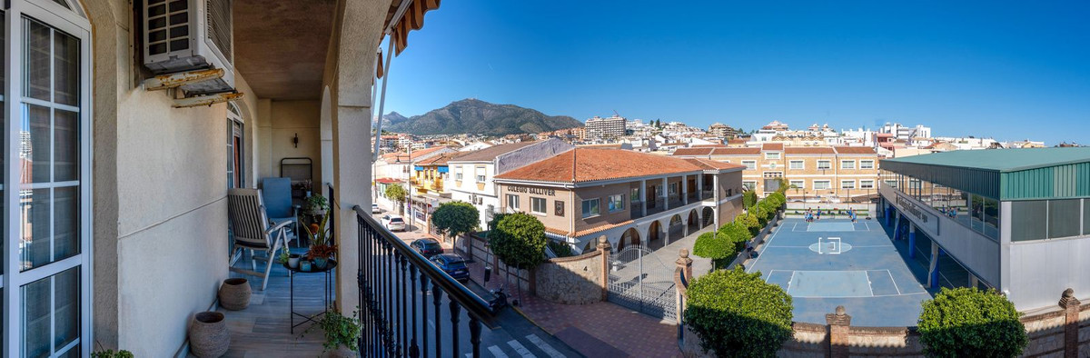 4 Bed Apartment for sale in Los Pacos Costa Del Sol, Málaga, Spain