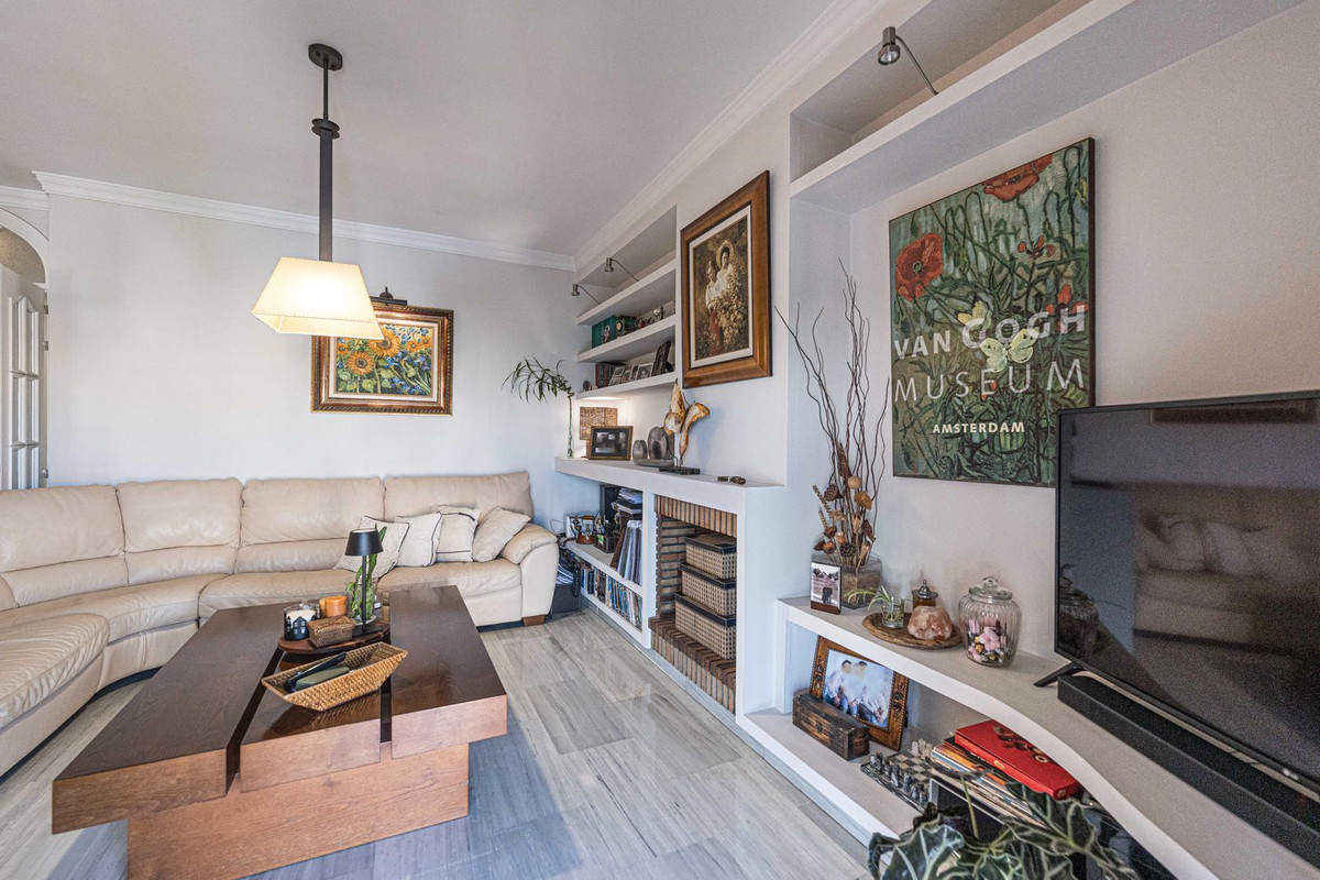 4 Bed Apartment for sale in Los Pacos Costa Del Sol, Málaga, Spain