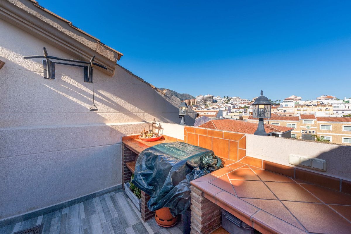 4 Bed Apartment for sale in Los Pacos Costa Del Sol, Málaga, Spain