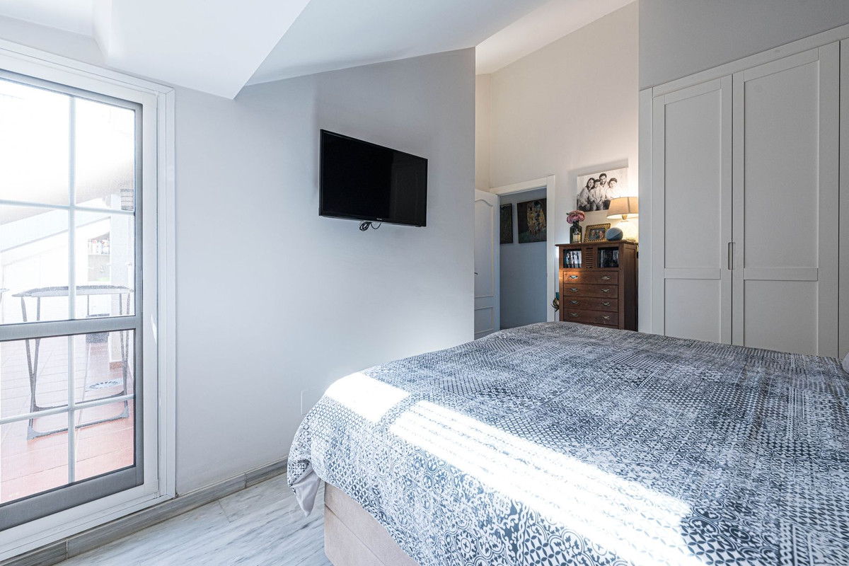 4 Bed Apartment for sale in Los Pacos Costa Del Sol, Málaga, Spain