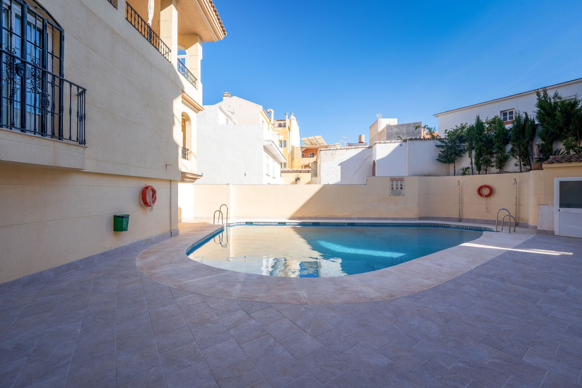 4 Bed Apartment for sale in Los Pacos Costa Del Sol, Málaga, Spain