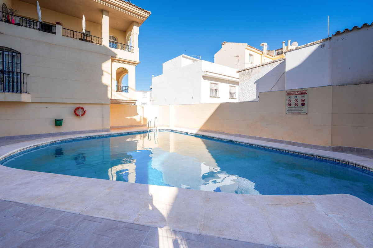 4 Bed Apartment for sale in Los Pacos Costa Del Sol, Málaga, Spain