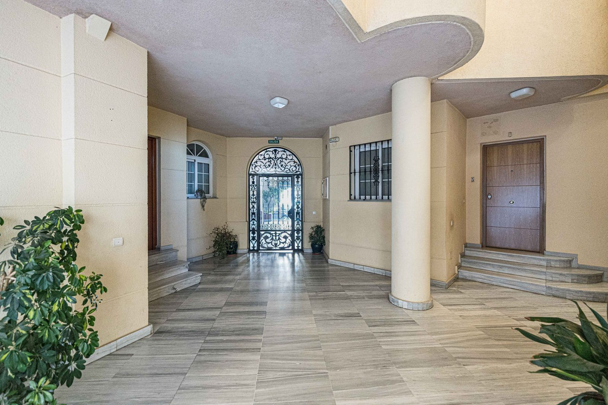 4 Bed Apartment for sale in Los Pacos Costa Del Sol, Málaga, Spain
