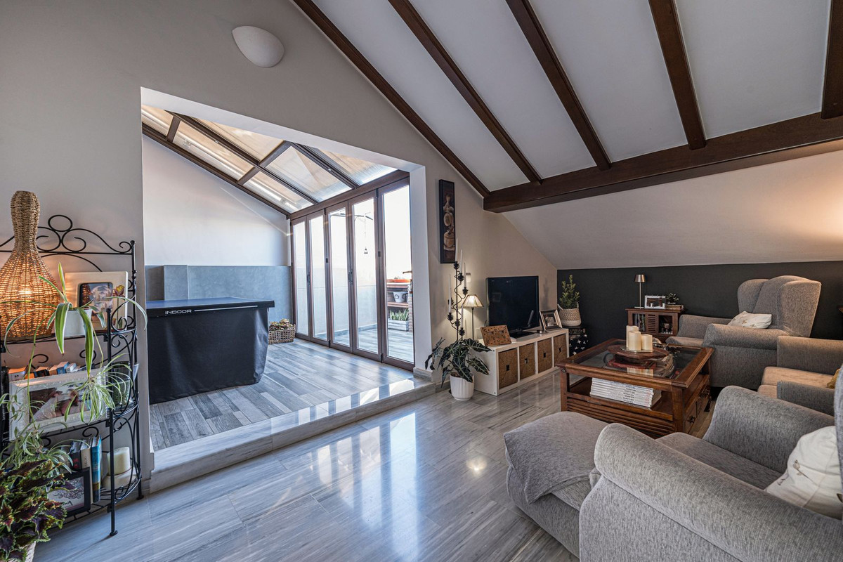 4 Bed Apartment for sale in Los Pacos Costa Del Sol, Málaga, Spain