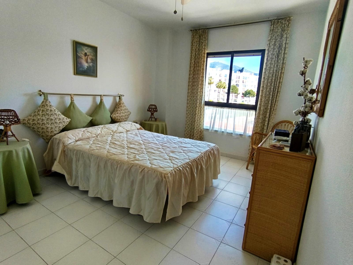 Se vende Apartamento Planta Media de 2 dormitorios en Costa Del Sol, Málaga, España