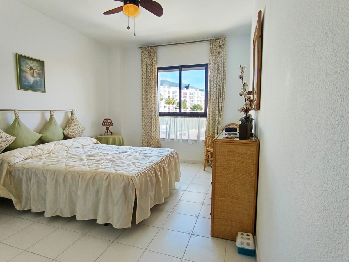 Se vende Apartamento Planta Media de 2 dormitorios en Costa Del Sol, Málaga, España
