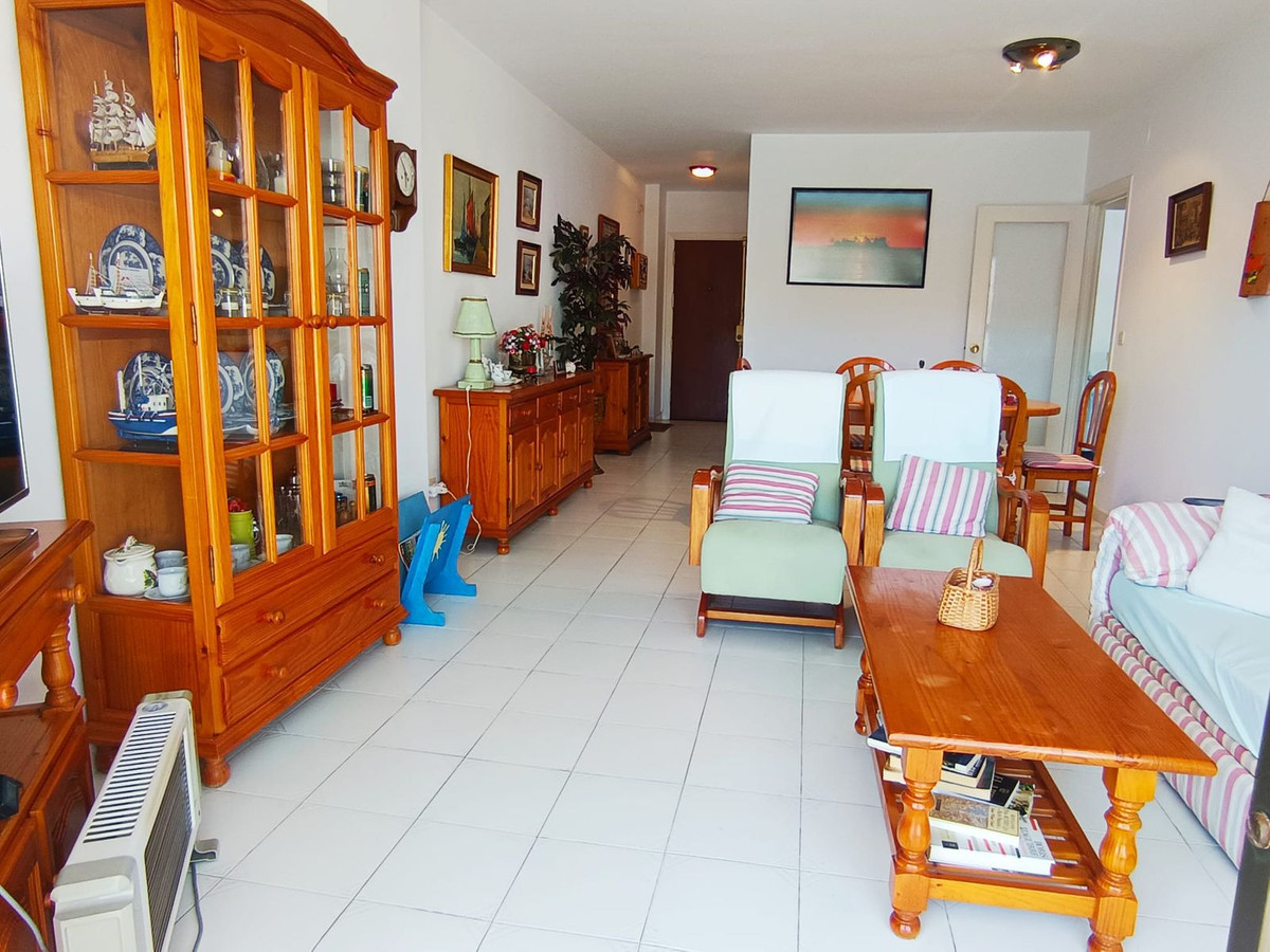 Se vende Apartamento Planta Media de 2 dormitorios en Costa Del Sol, Málaga, España
