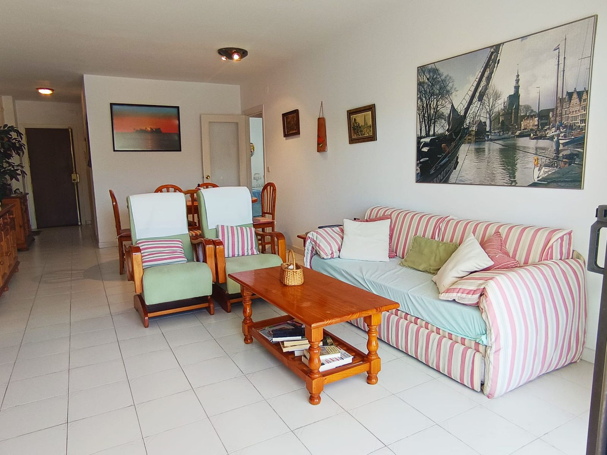 Se vende Apartamento Planta Media de 2 dormitorios en Costa Del Sol, Málaga, España