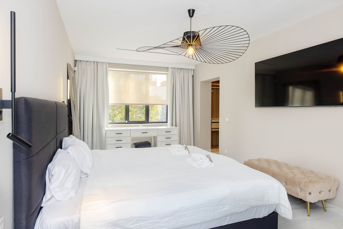 6 Bed Townhouse for sale in Málaga Costa Del Sol, Málaga, Spain