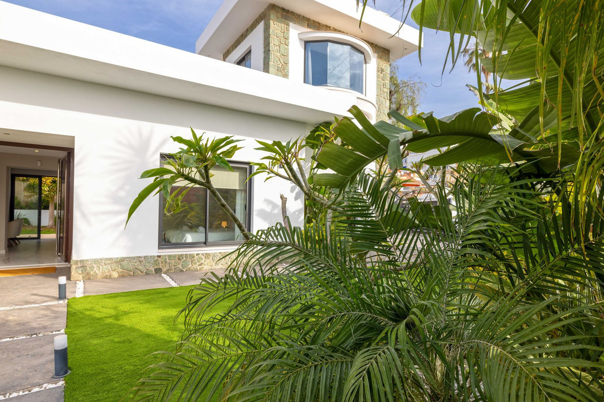 6 Bed Townhouse for sale in Málaga Costa Del Sol, Málaga, Spain