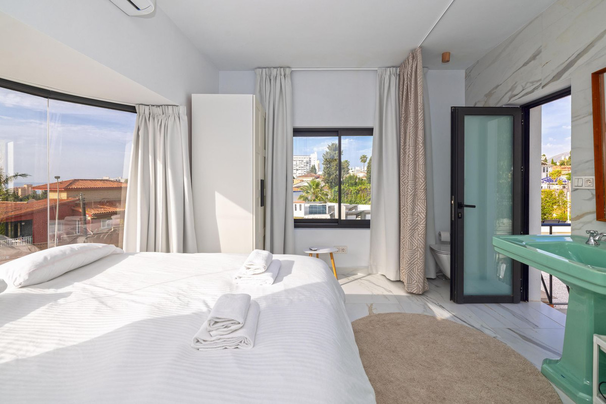 6 Bed Townhouse for sale in Málaga Costa Del Sol, Málaga, Spain