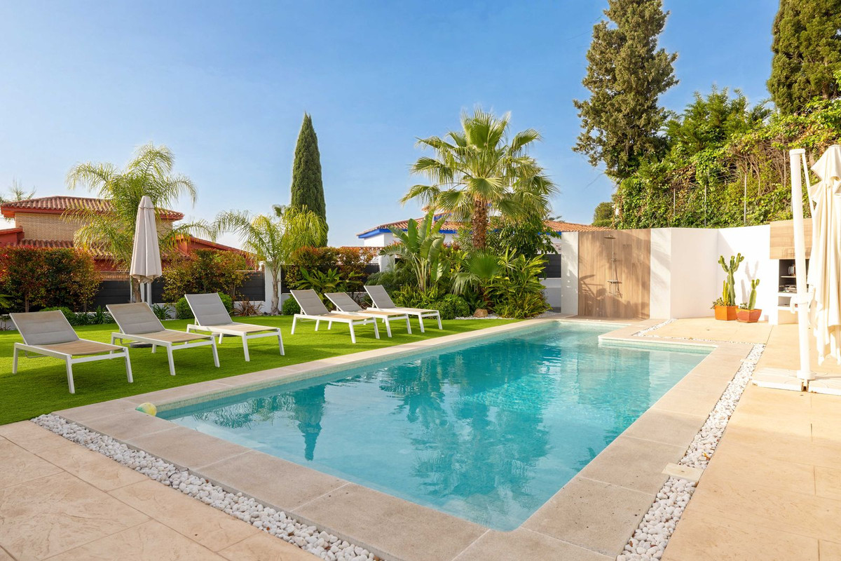 6 Bed Townhouse for sale in Málaga Costa Del Sol, Málaga, Spain
