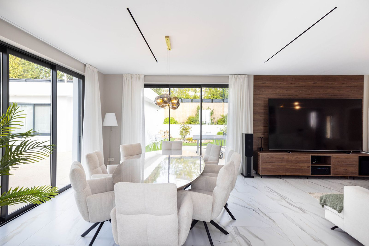 6 Bed Townhouse for sale in Málaga Costa Del Sol, Málaga, Spain