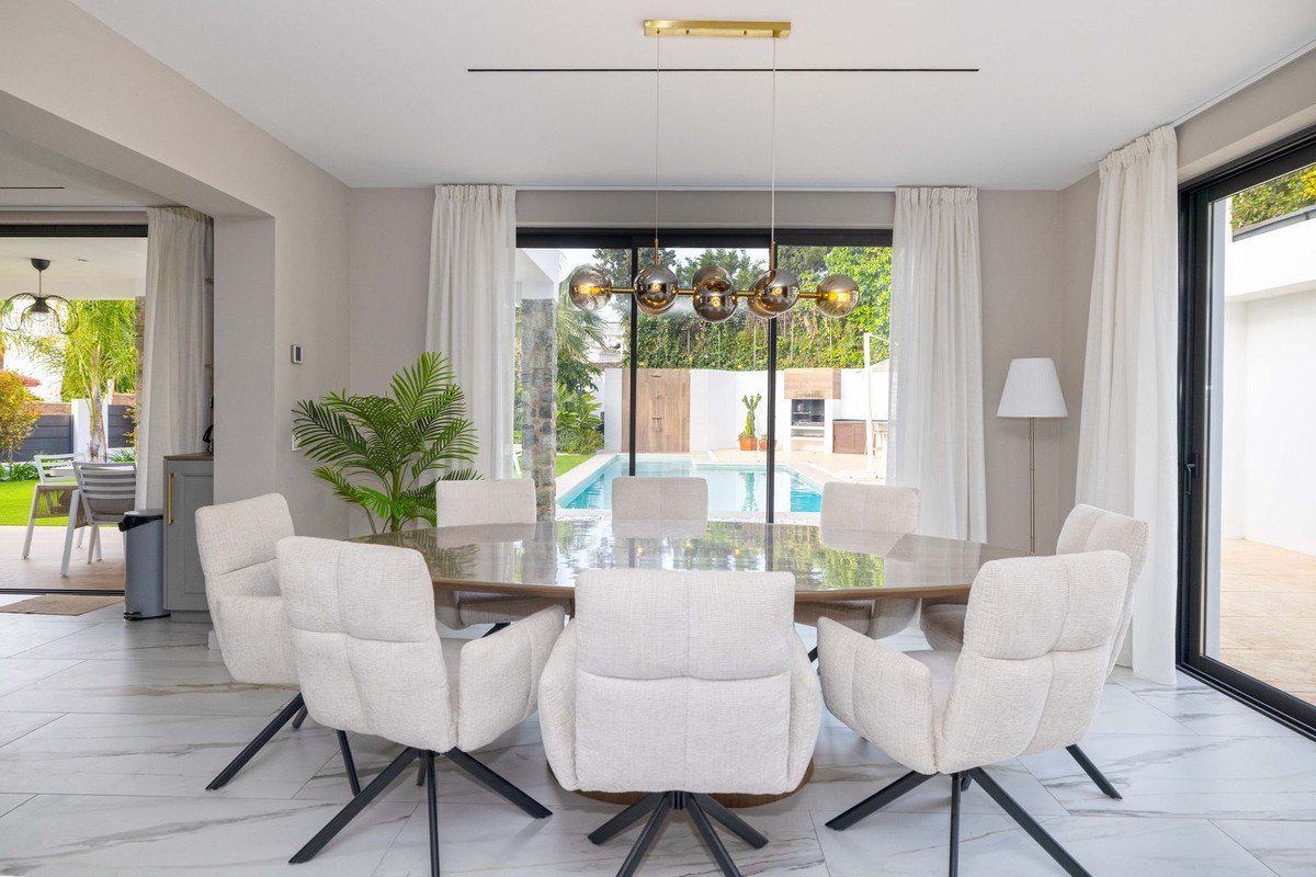 6 Bed Townhouse for sale in Málaga Costa Del Sol, Málaga, Spain