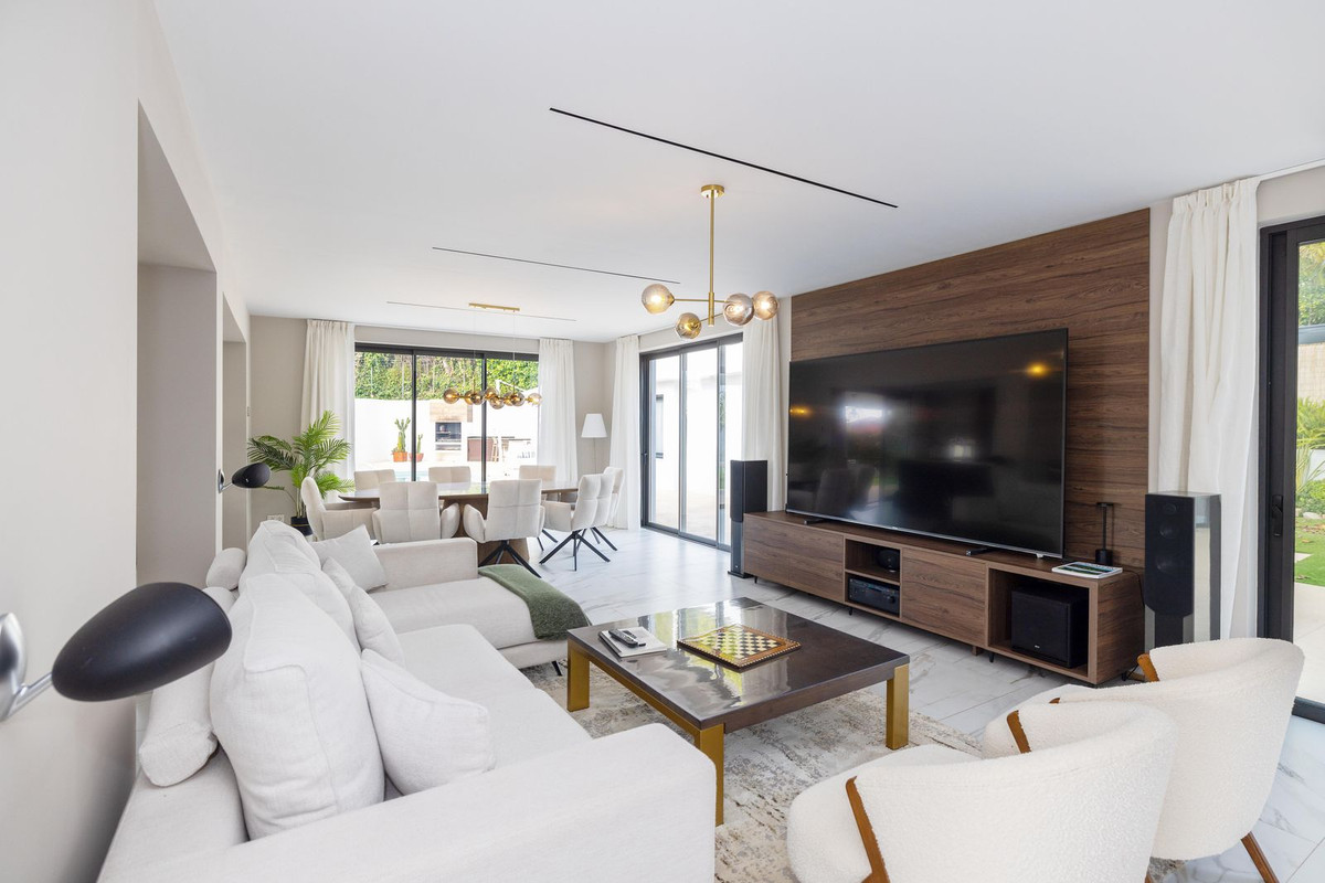 6 Bed Townhouse for sale in Málaga Costa Del Sol, Málaga, Spain
