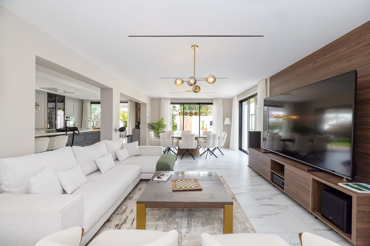 6 Bed Townhouse for sale in Málaga Costa Del Sol, Málaga, Spain