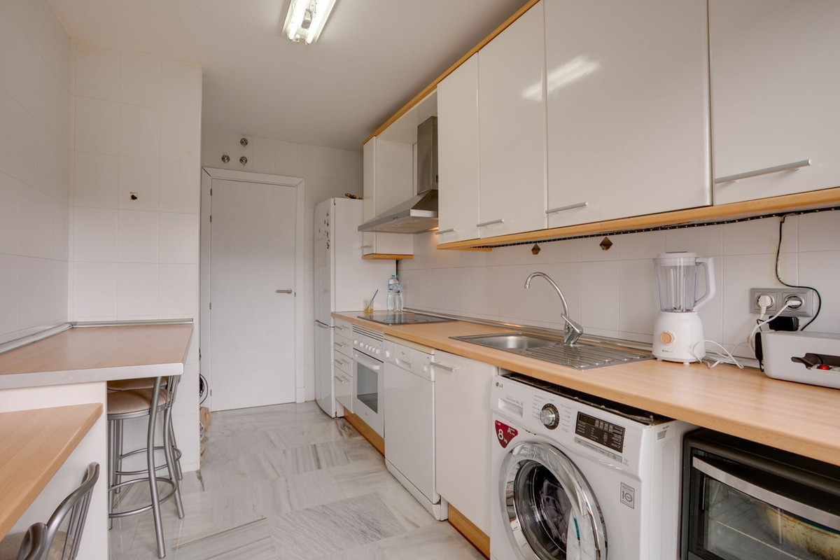 2 Bed Apartment for sale in Benahavís Costa Del Sol, Málaga, Spain