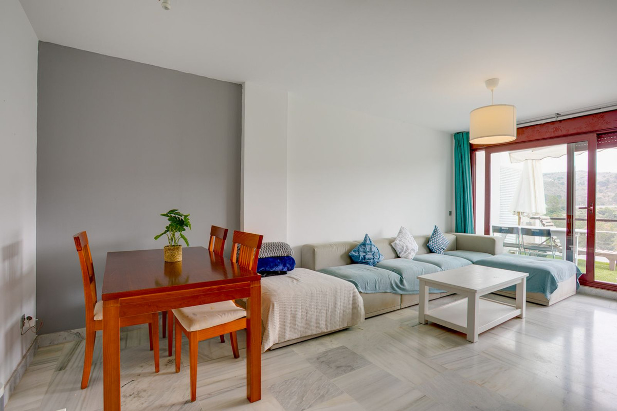 2 Bed Apartment for sale in Benahavís Costa Del Sol, Málaga, Spain