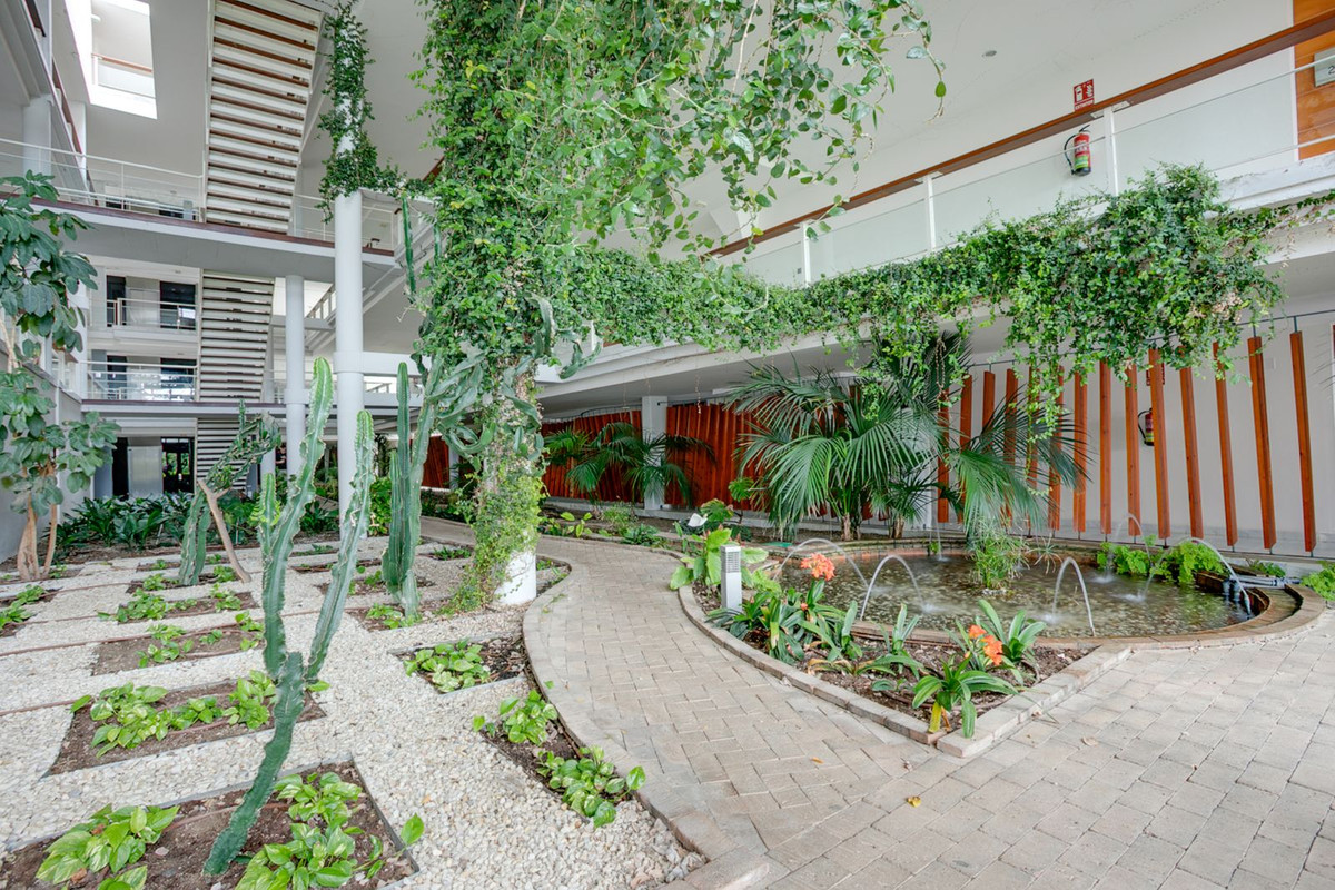 2 Bed Apartment for sale in Benahavís Costa Del Sol, Málaga, Spain