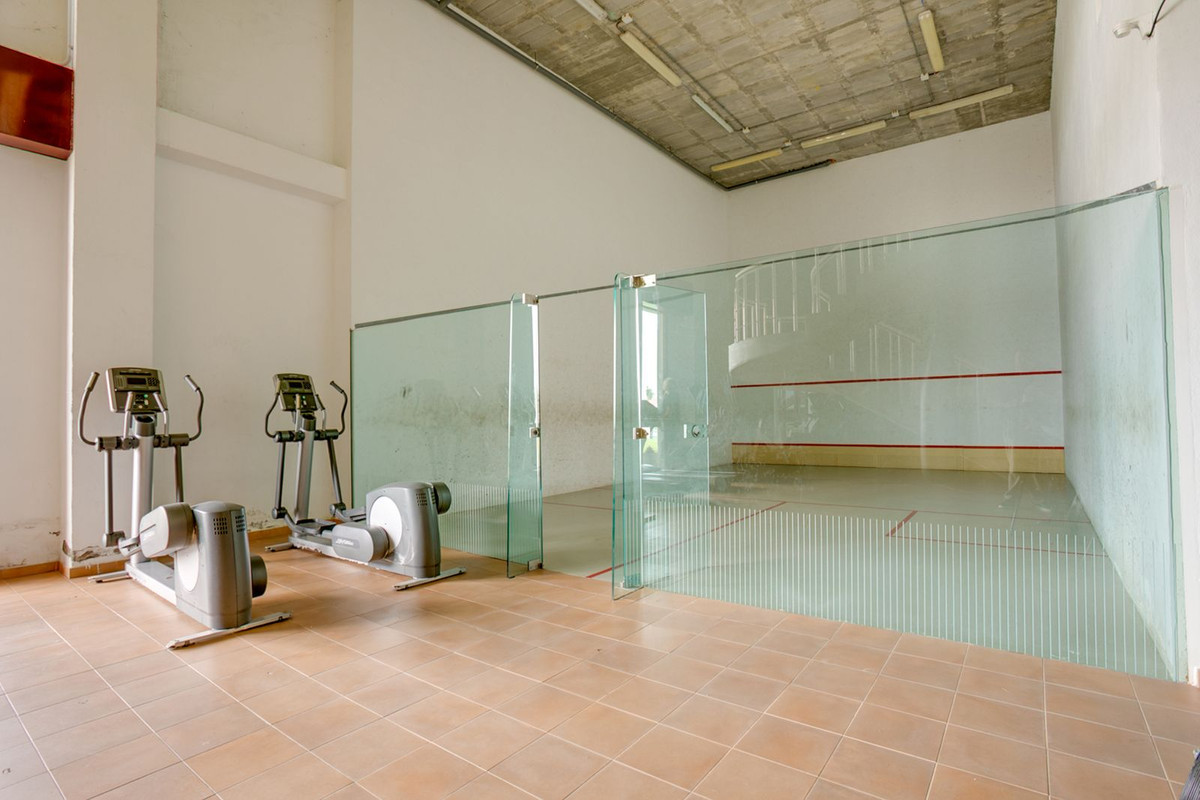 2 Bed Apartment for sale in Benahavís Costa Del Sol, Málaga, Spain