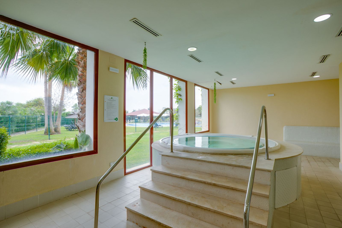2 Bed Apartment for sale in Benahavís Costa Del Sol, Málaga, Spain