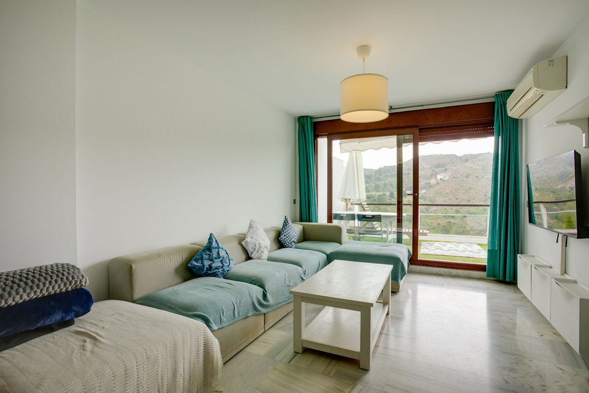 2 Bed Apartment for sale in Benahavís Costa Del Sol, Málaga, Spain