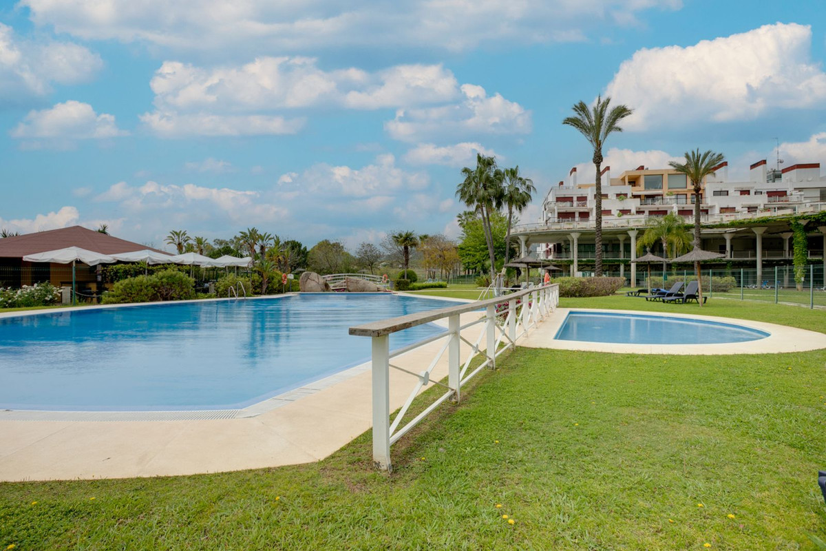 2 Bed Apartment for sale in Benahavís Costa Del Sol, Málaga, Spain
