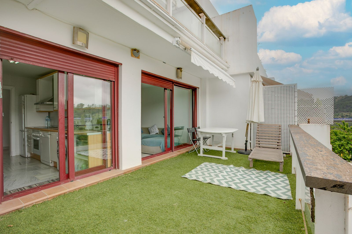 2 Bed Apartment for sale in Benahavís Costa Del Sol, Málaga, Spain