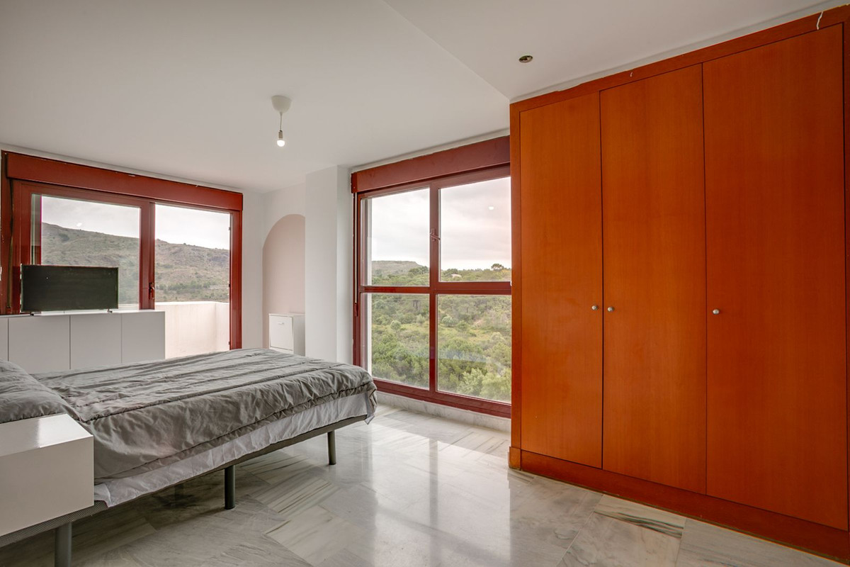 2 Bed Apartment for sale in Benahavís Costa Del Sol, Málaga, Spain