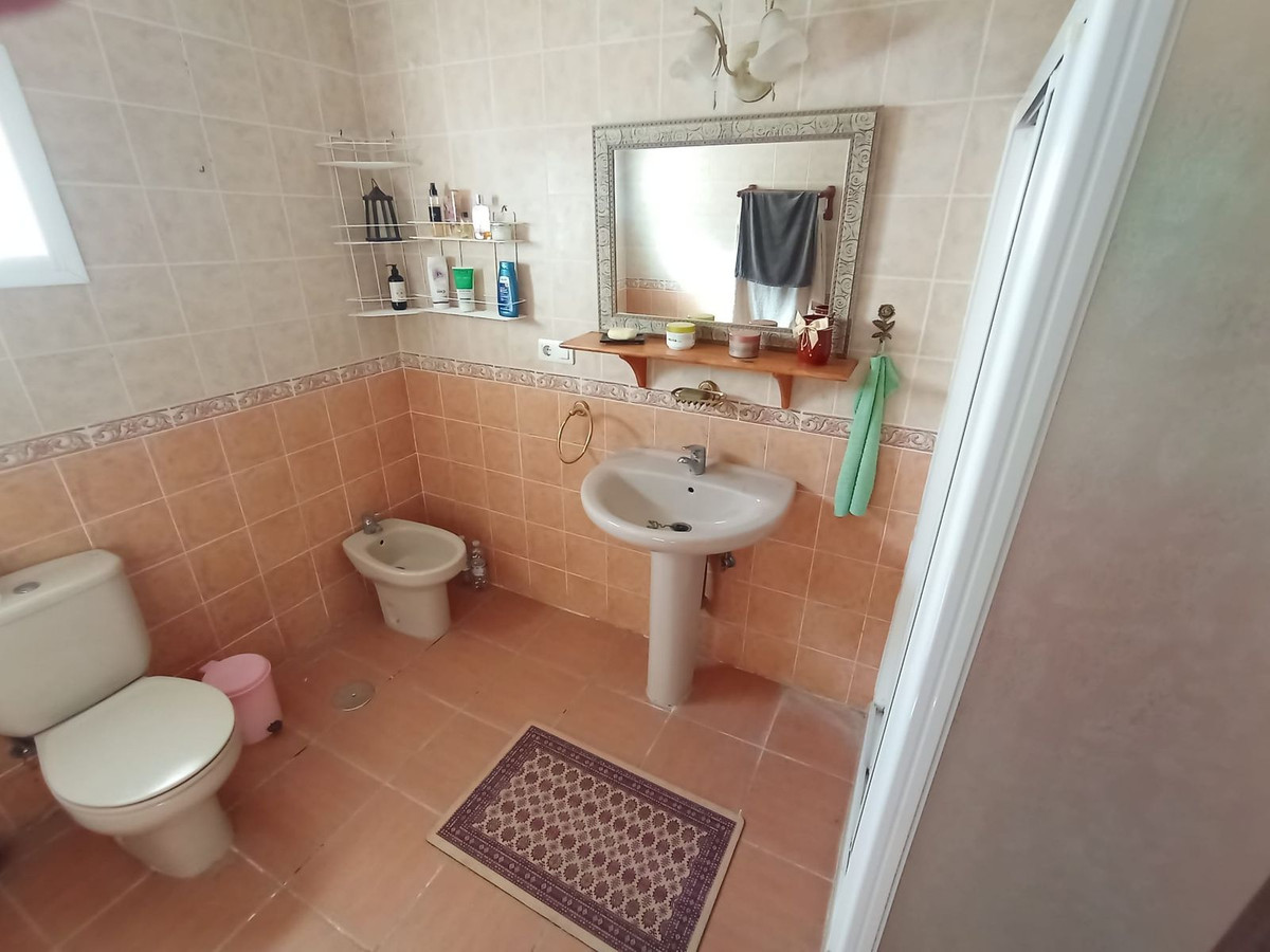Se vende Finca - Cortijo de 14 dormitorios en Costa Del Sol, Málaga, España