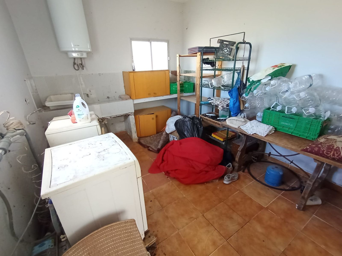 Se vende Finca - Cortijo de 14 dormitorios en Costa Del Sol, Málaga, España