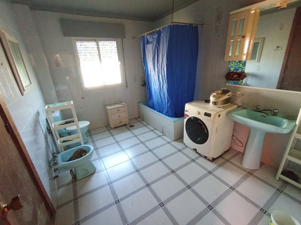 Se vende Finca - Cortijo de 14 dormitorios en Costa Del Sol, Málaga, España