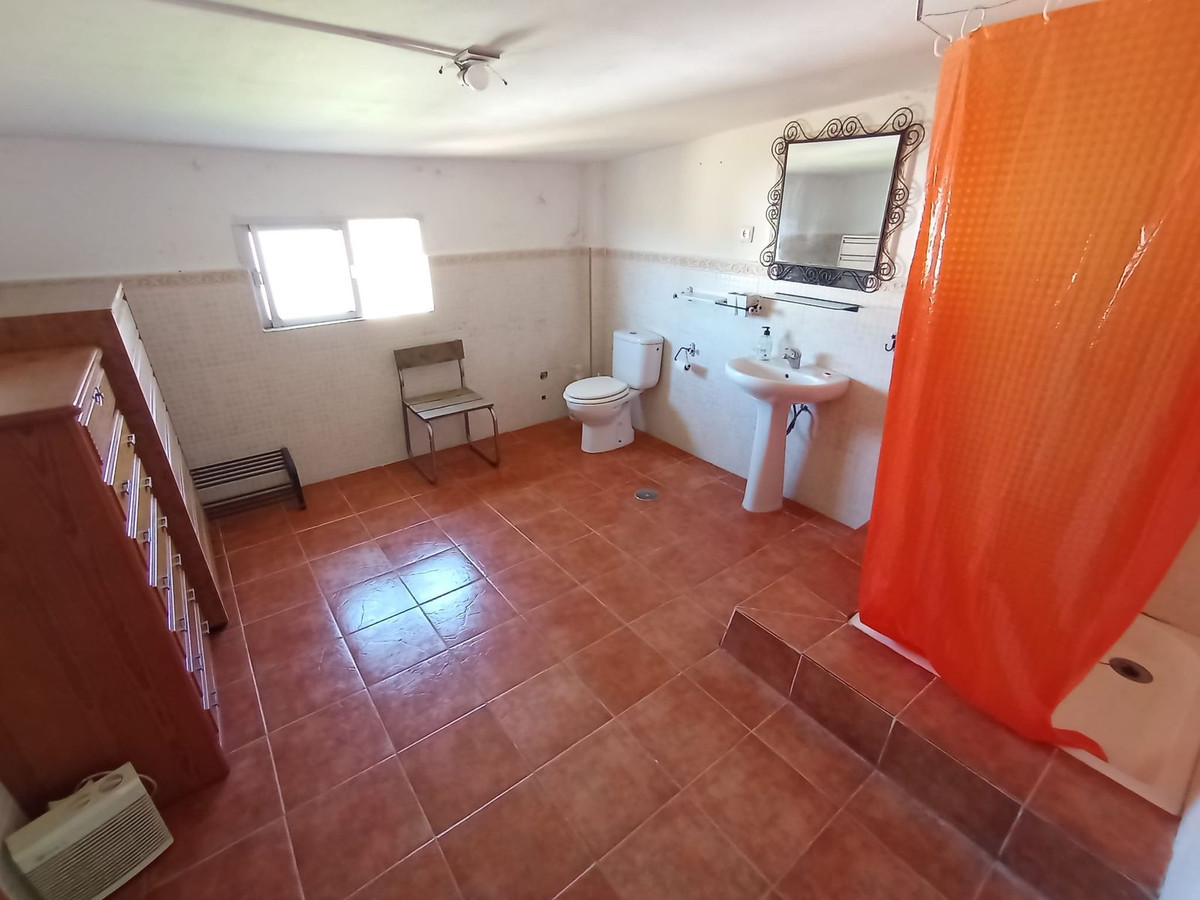 Se vende Finca - Cortijo de 14 dormitorios en Costa Del Sol, Málaga, España