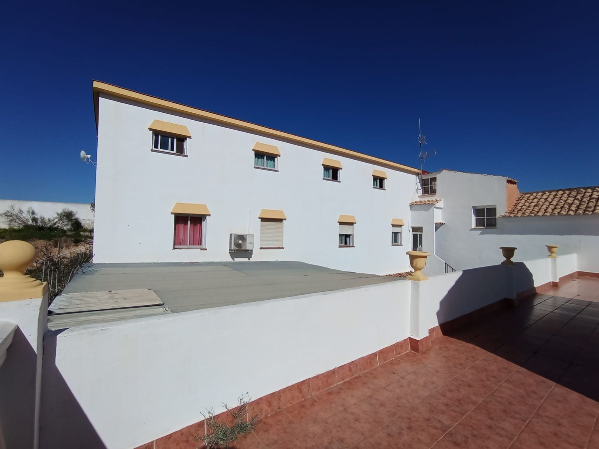 Se vende Finca - Cortijo de 14 dormitorios en Costa Del Sol, Málaga, España