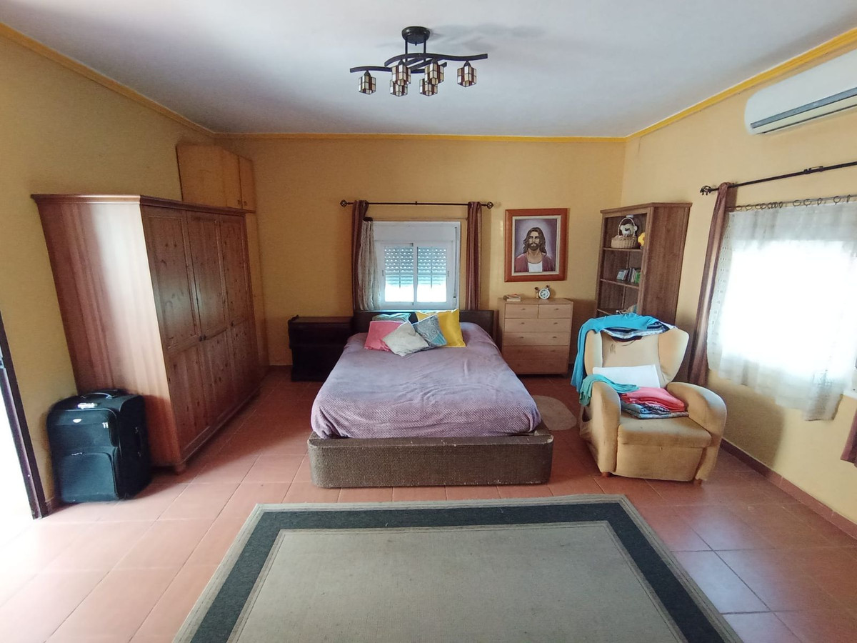 Se vende Finca - Cortijo de 14 dormitorios en Costa Del Sol, Málaga, España