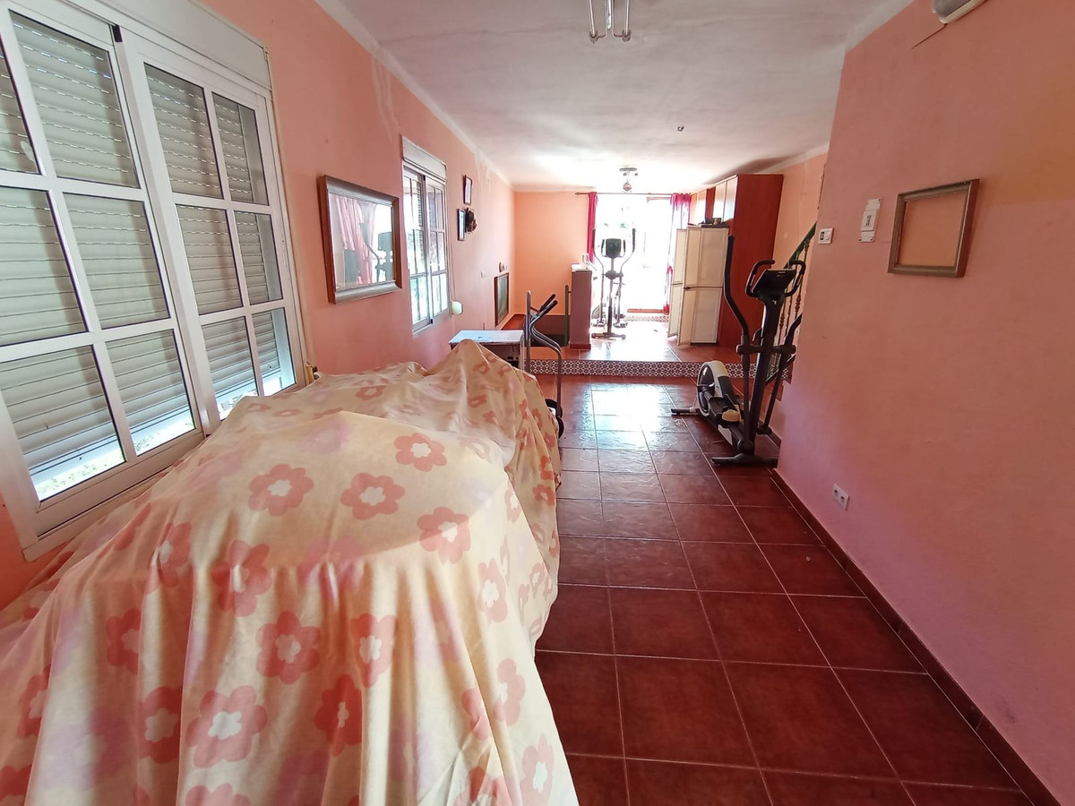 Se vende Finca - Cortijo de 14 dormitorios en Costa Del Sol, Málaga, España