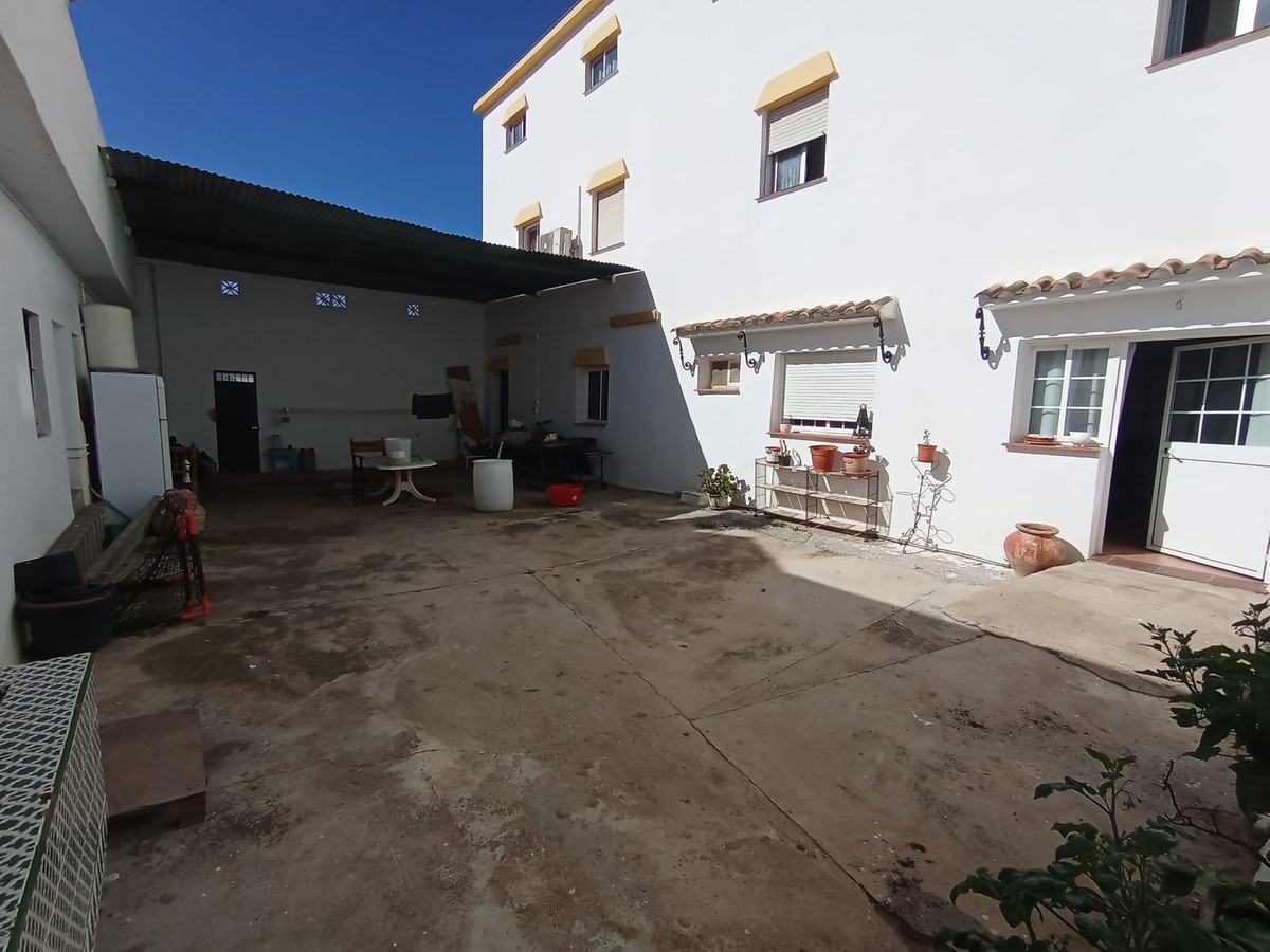 Se vende Finca - Cortijo de 14 dormitorios en Costa Del Sol, Málaga, España