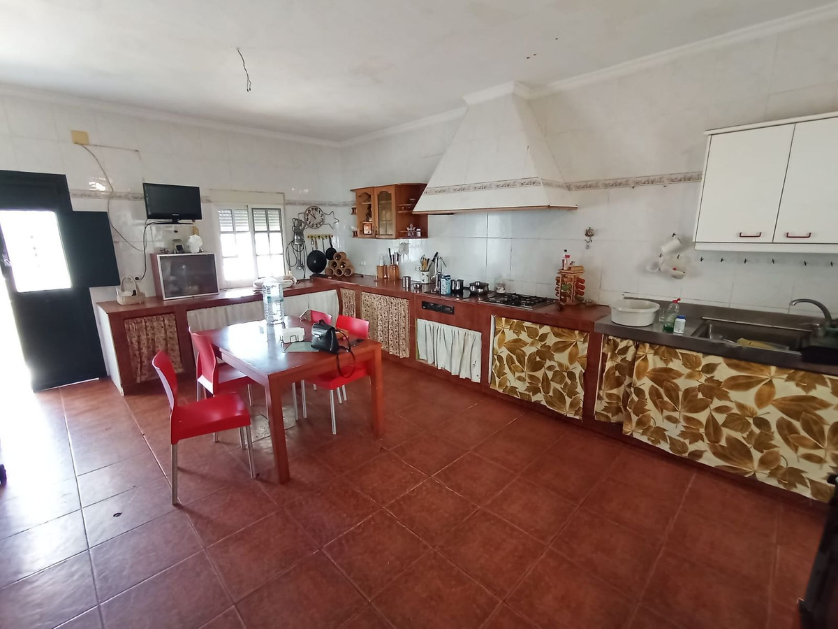 Se vende Finca - Cortijo de 14 dormitorios en Costa Del Sol, Málaga, España