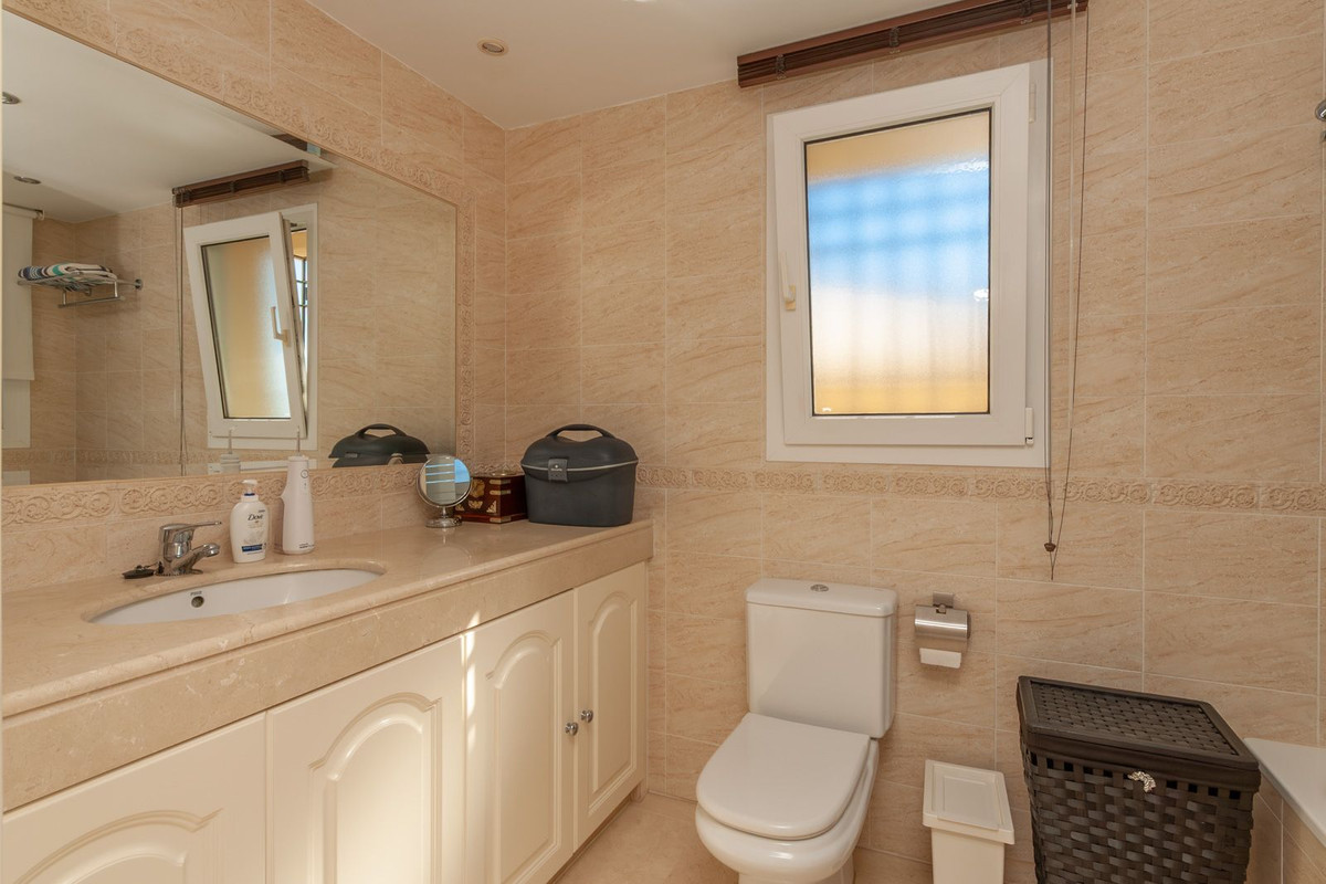Se vende Pareada de 4 dormitorios en Costa Del Sol, Málaga, España