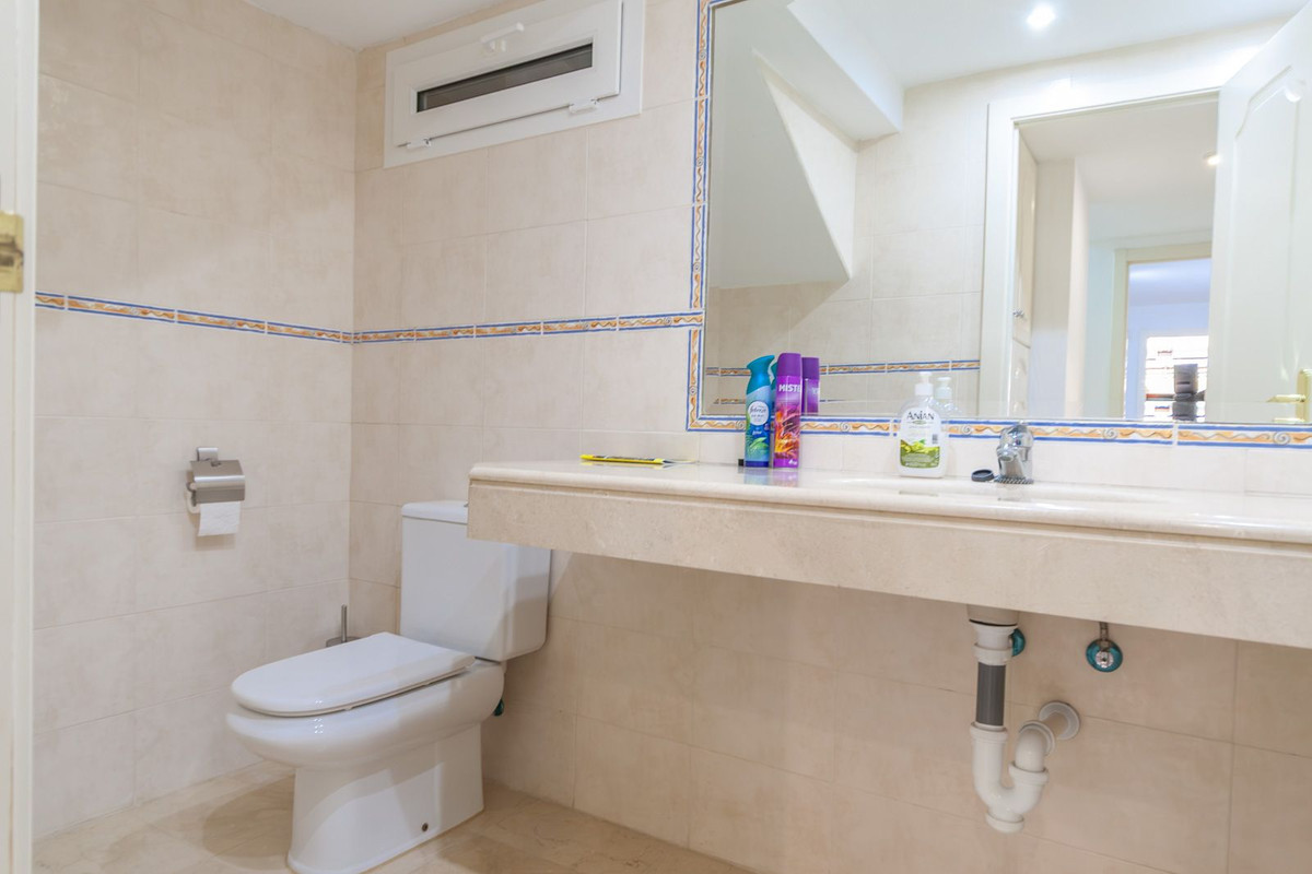 Se vende Pareada de 4 dormitorios en Costa Del Sol, Málaga, España