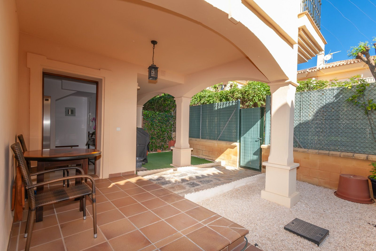 Se vende Pareada de 4 dormitorios en Costa Del Sol, Málaga, España