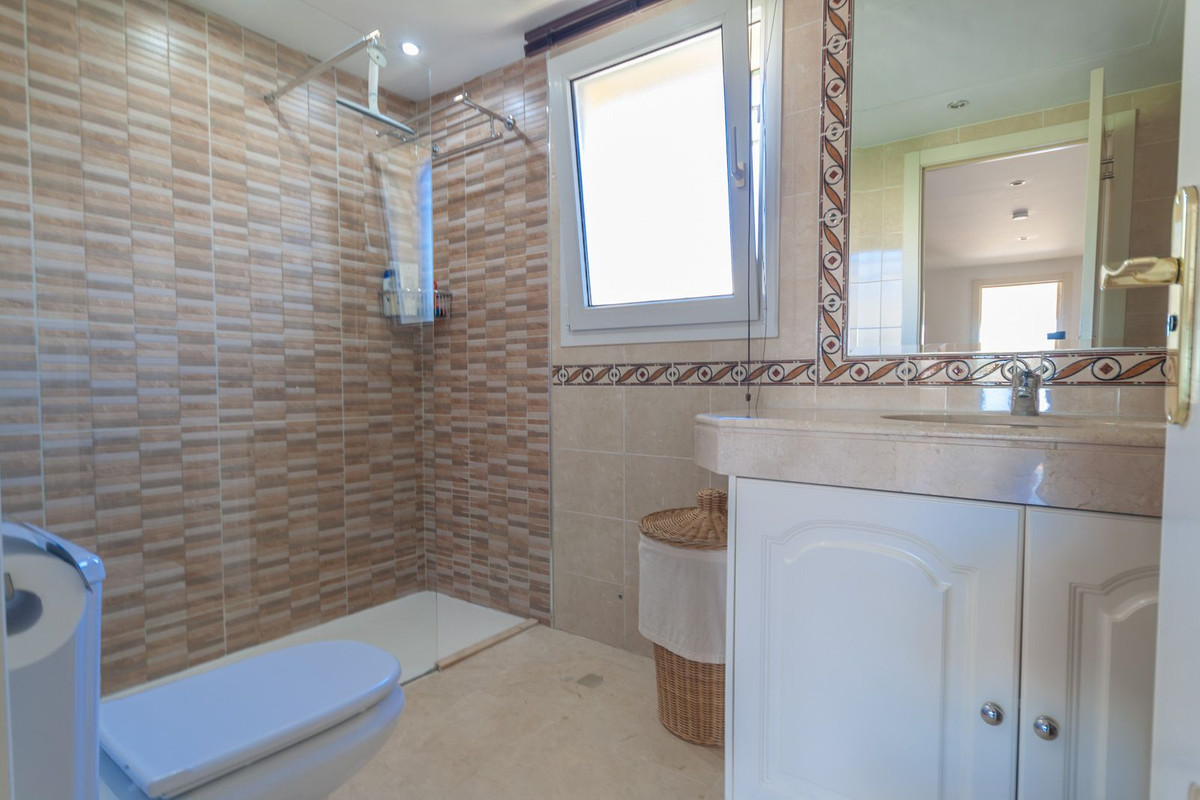 Se vende Pareada de 4 dormitorios en Costa Del Sol, Málaga, España