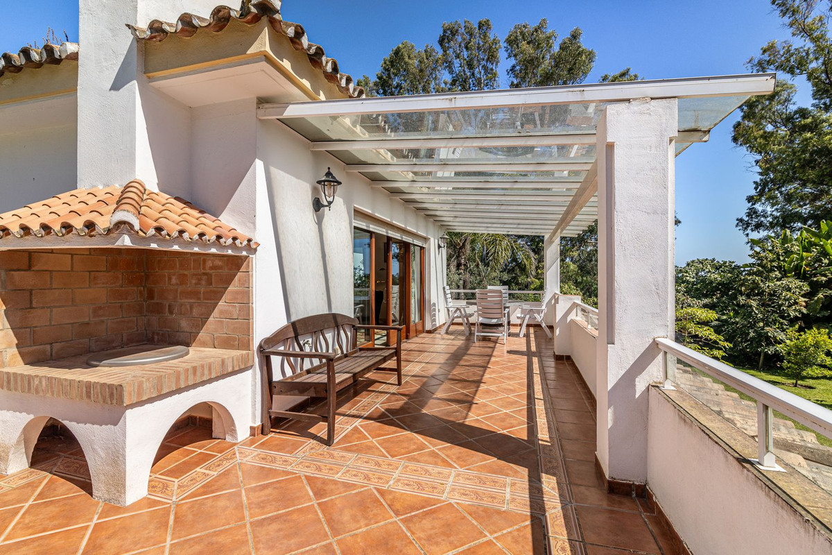 5 Bed Townhouse for sale in New Golden Mile Costa Del Sol, Málaga, Spain