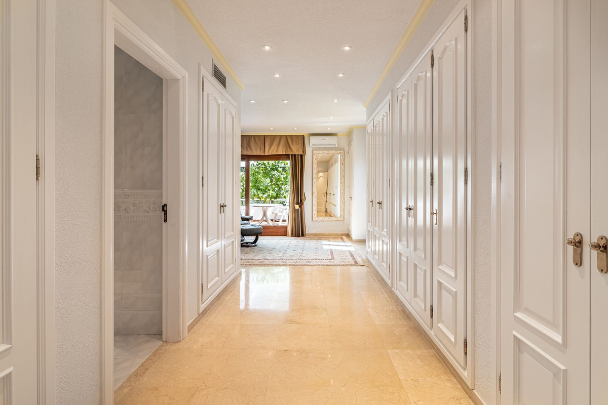 5 Bed Townhouse for sale in New Golden Mile Costa Del Sol, Málaga, Spain